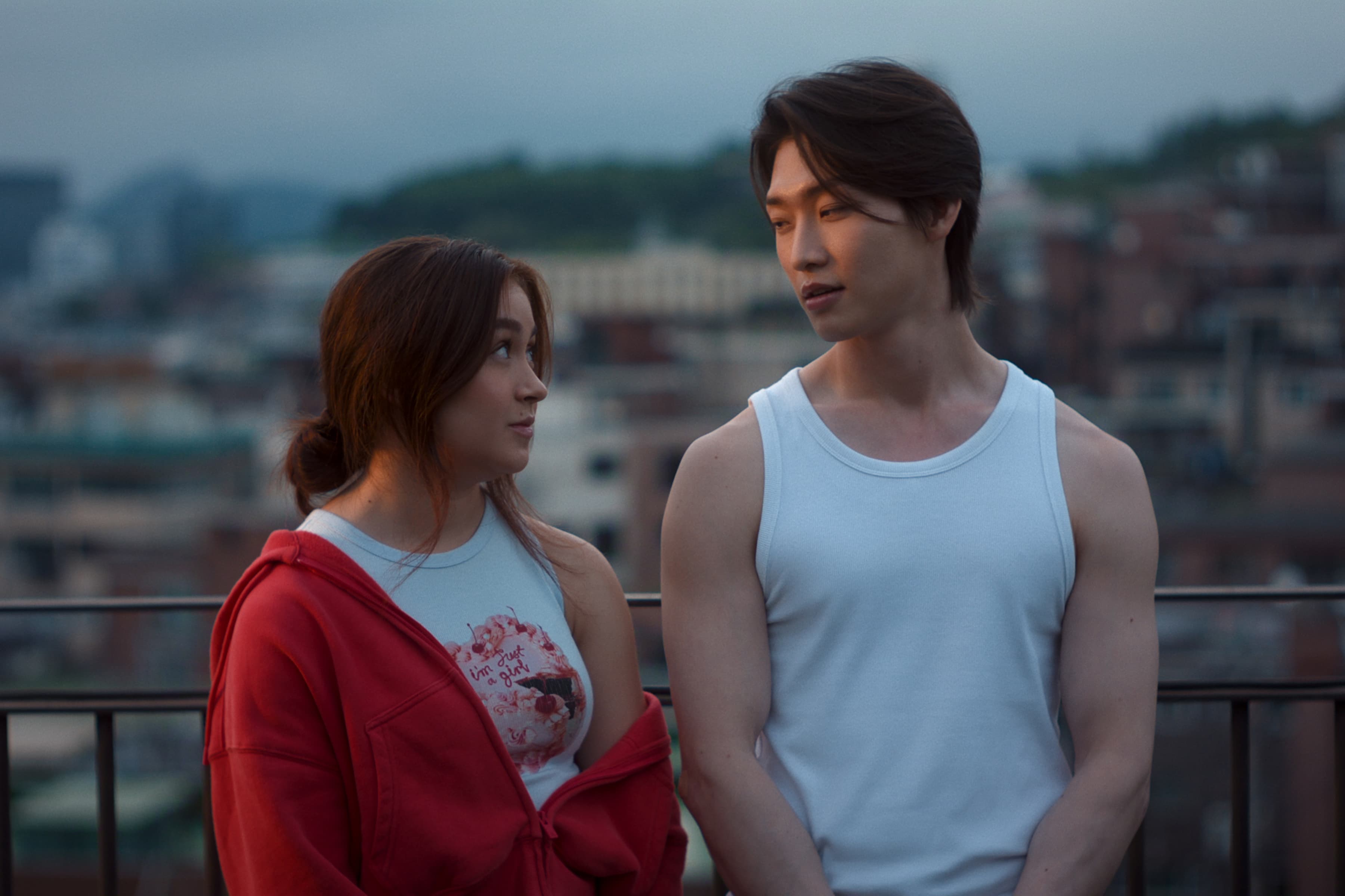 ‘XO, Kitty’ Showrunner Breaks Down Kitty and Min Ho’s Relationship, Lara Jean’s Return and the Original Ending to Season 3